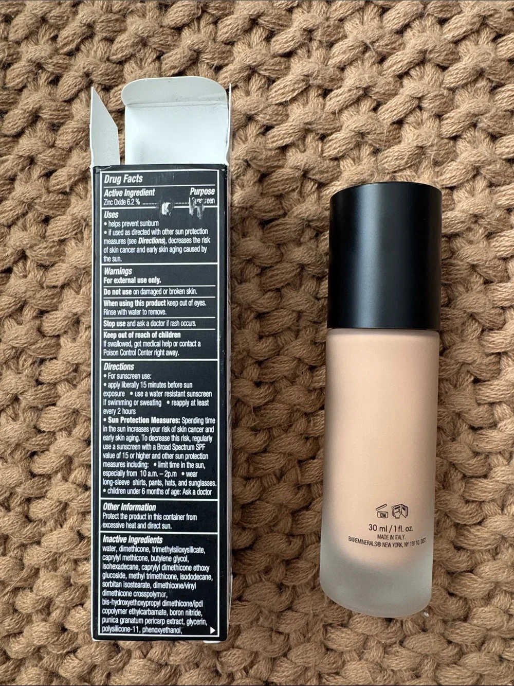 bareMinerals BAREPRO Matte Liquid Foundation - Medium 32 Cool (Beige)